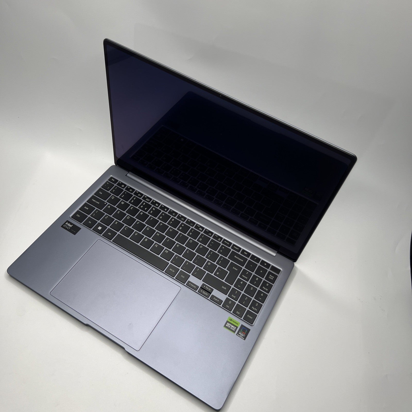 SAMSUNG Galaxy Book4 pro 16" Intel Core Ultra 7 1TB SSD 16GB AMOLED RTX 4050