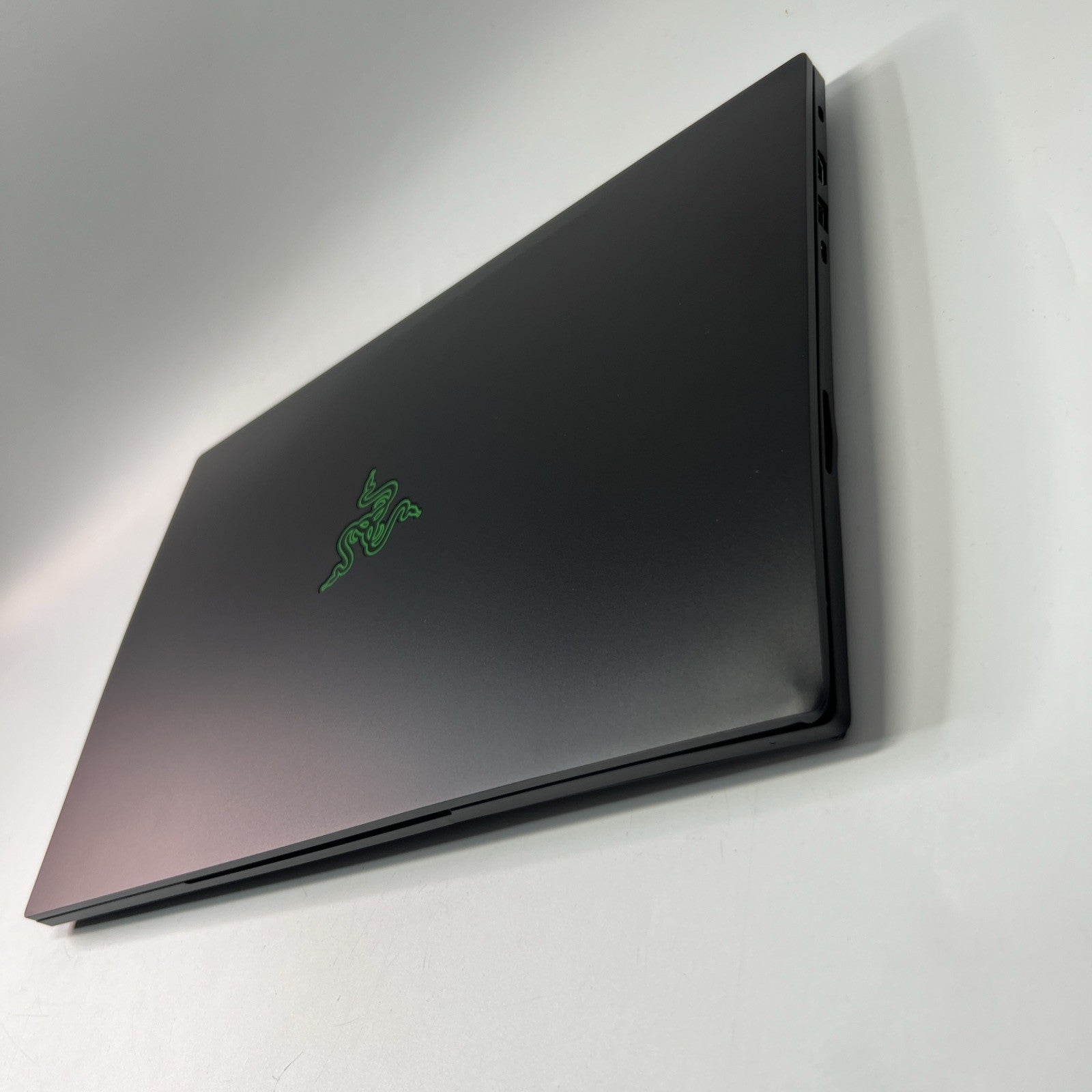 Razer Blade 15 Advanced RZ09-0421 Intel i7-12800H 32GB RAM 1TB SSD RTX 3080Ti