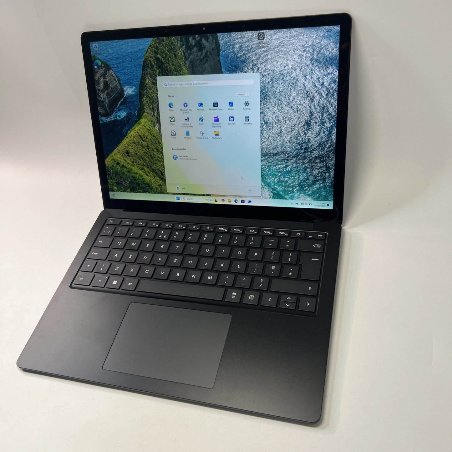 Microsoft Surface Laptop 5 13.5" Touchscreen Intel i7-1265U 8GB RAM 256GB SSD