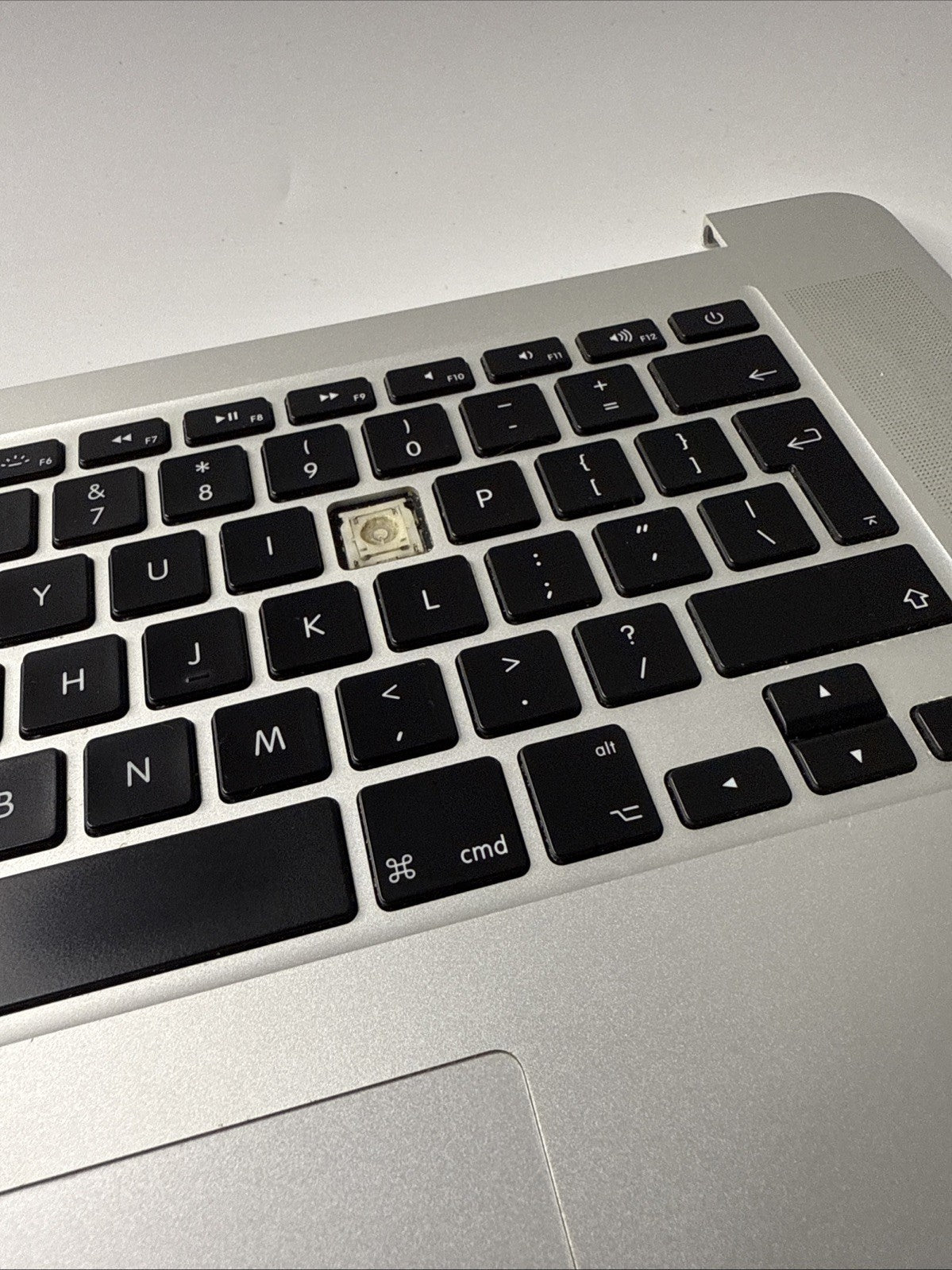 MacBook Pro A1398 15 Late 2013 Palmrest UK Keyboard Battery (key Missing)