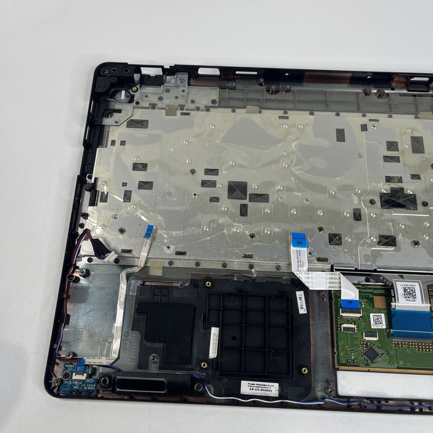 Genuine Black Dell Latitude E5570 Palmrest , Touchpad & Speakers. Missing Keys.