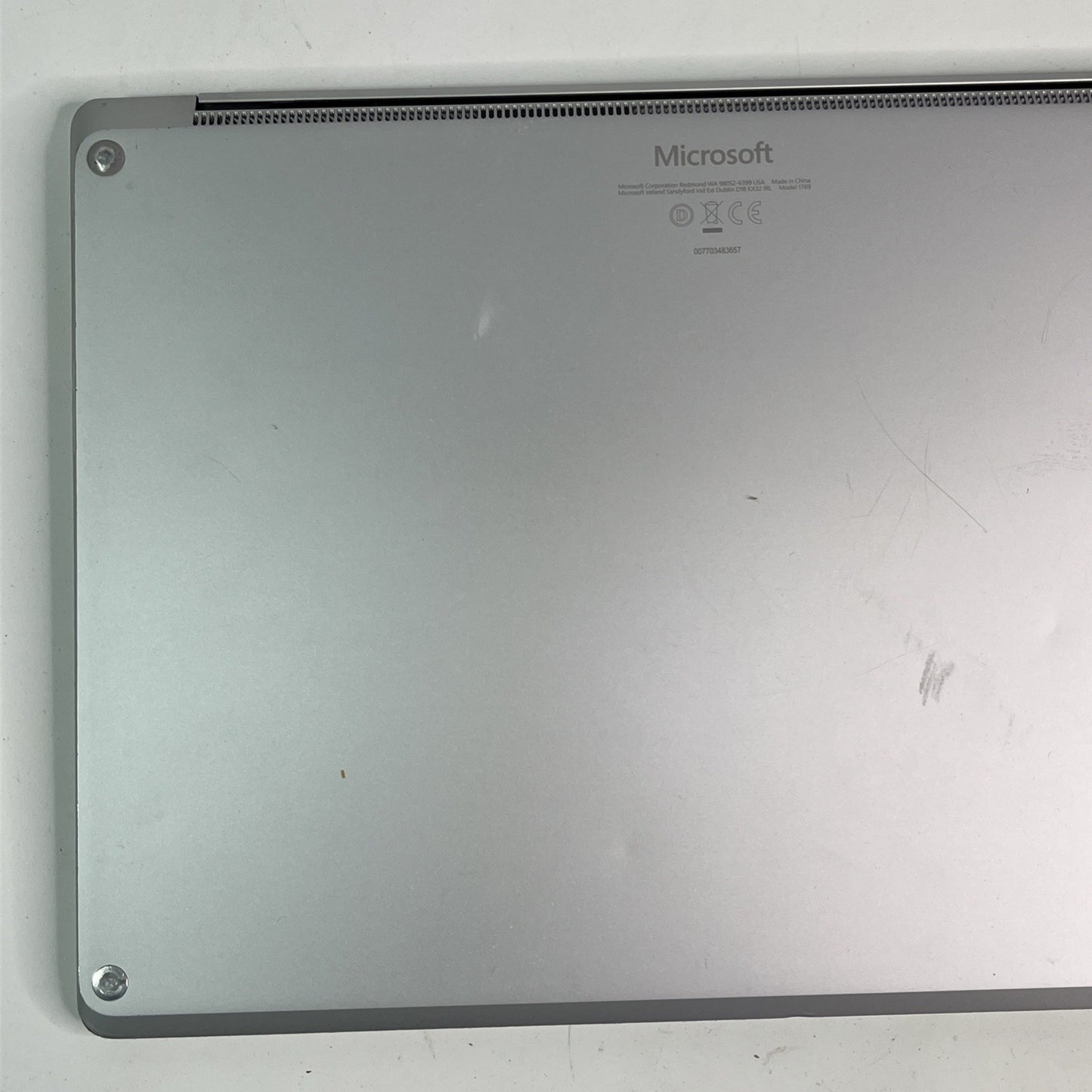 Microsoft Surface Laptop 2 – i5-8350U | 8GB RAM | 128GB SSD | 13.5” | Windows 11