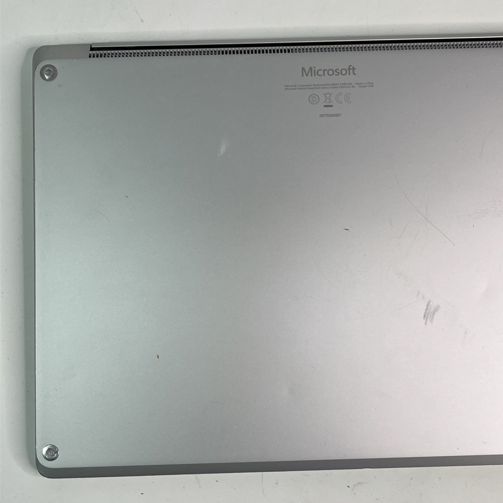 Microsoft Surface Laptop 2 – i5-8350U | 8GB RAM | 128GB SSD | 13.5” | Windows 11
