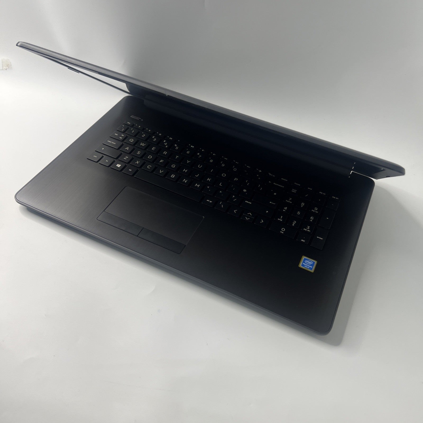 HP 17-BY0XXX 17.3” Laptop Intel Pentium 4417U 4GB RAM 1TB HDD Windows 10