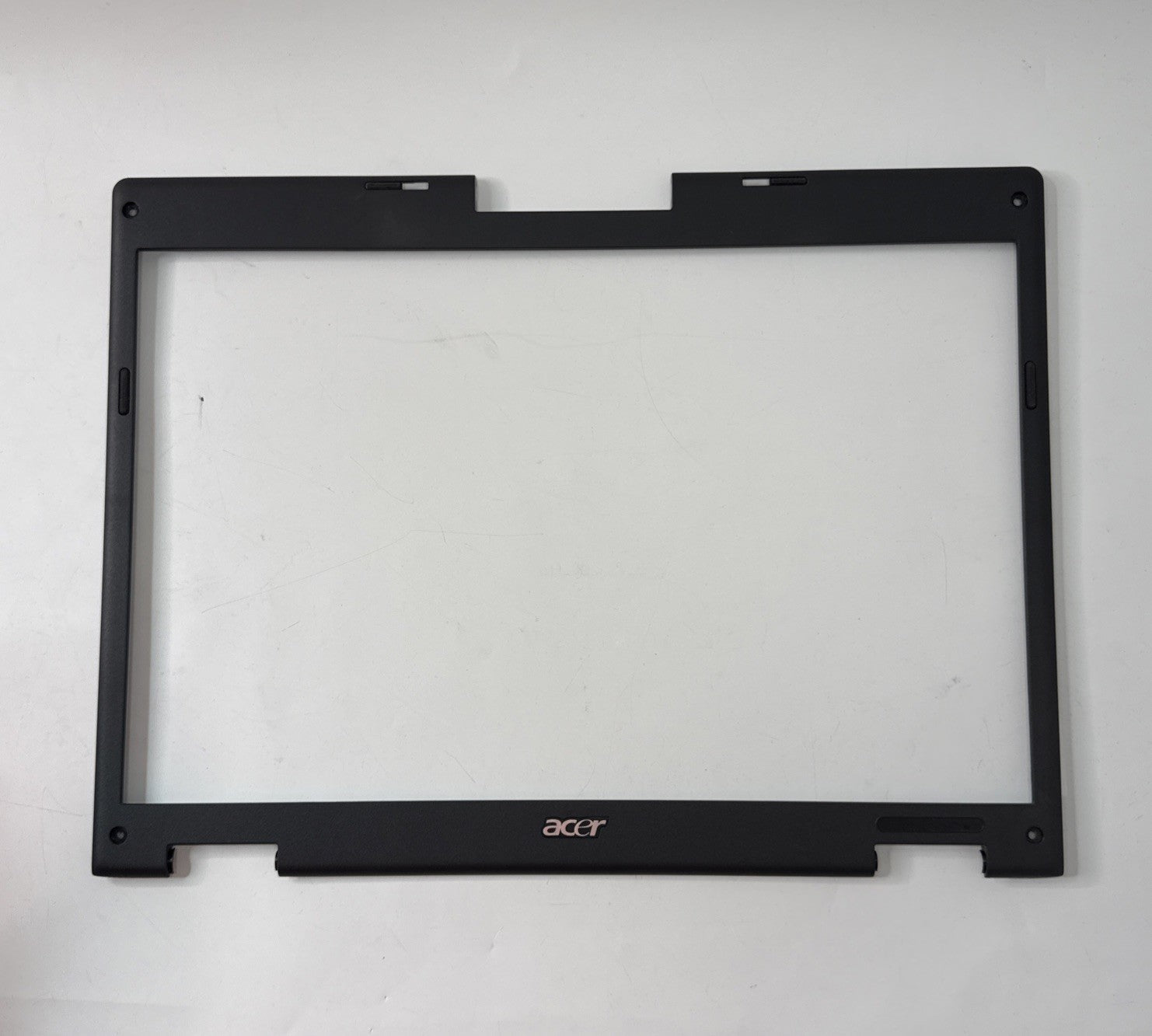 Genuine Acer Screen Bezel 60.ABHV5.008 AP008002300