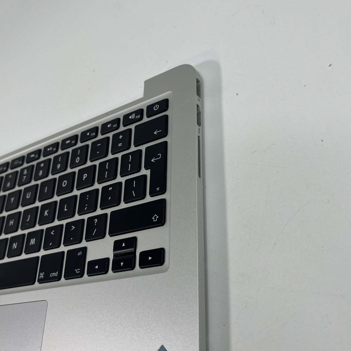 MacBook Pro Retina, 13-inch, Mid 2017 A1502 Palmrest UK Keyboard Touchpad Batter