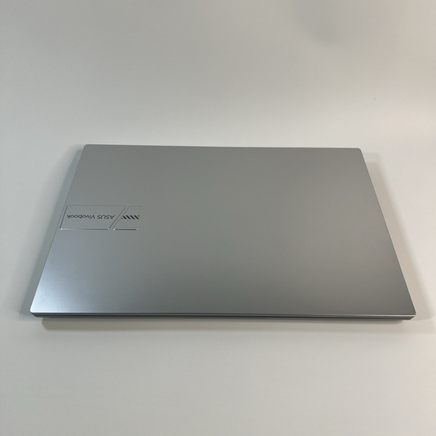ASUS Vivobook M1605YA 16.0" Laptop AMD Ryzen 5-7430U 16GB RAM 512 Windows 11