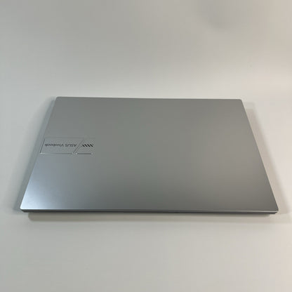 ASUS Vivobook M1605YA 16.0" Laptop AMD Ryzen 5-7430U 16GB RAM 512 Windows 11