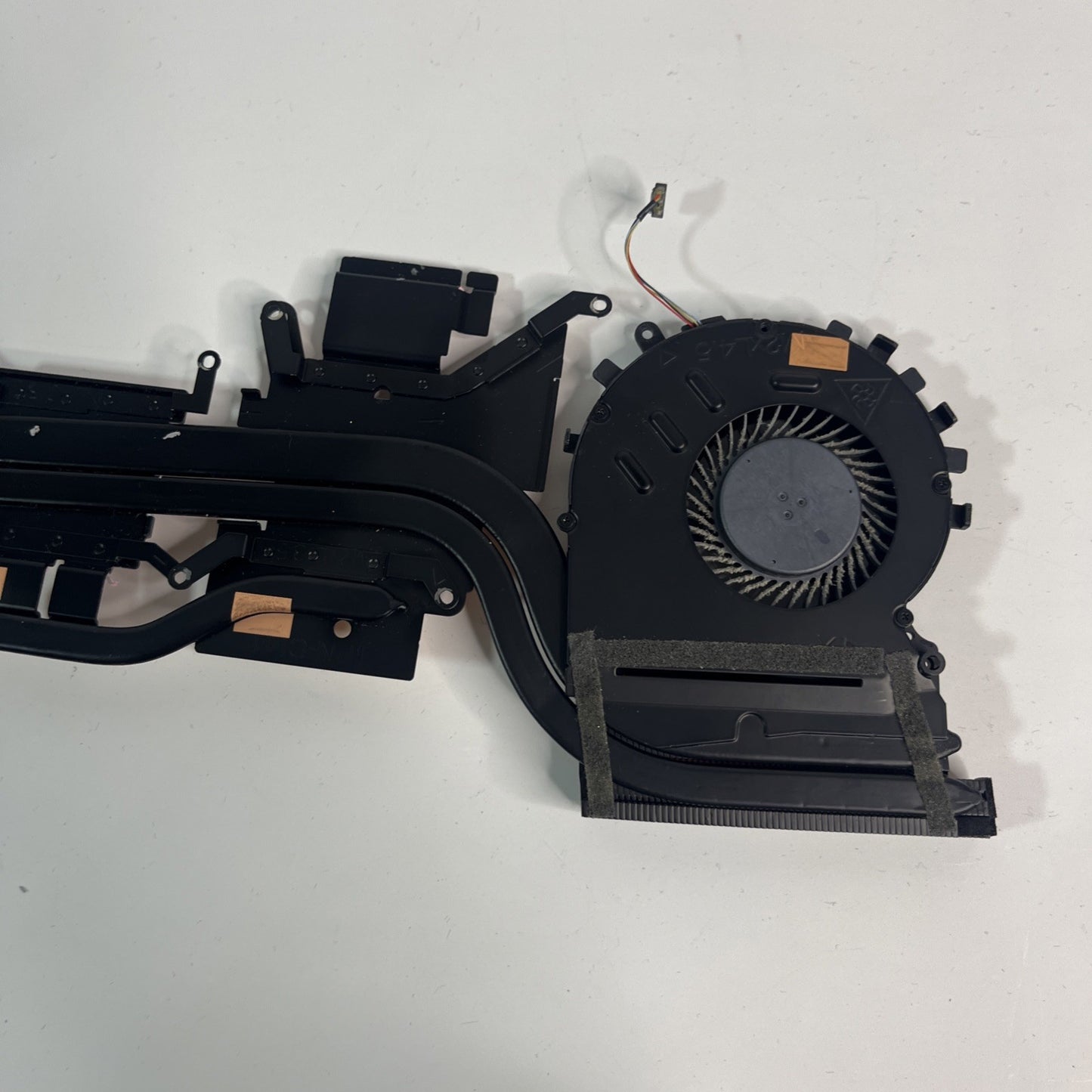 Genuine Hp Pavilion 15-dk2029na Heatsink & CPU GPU COOLING FANS AT39D09DP0