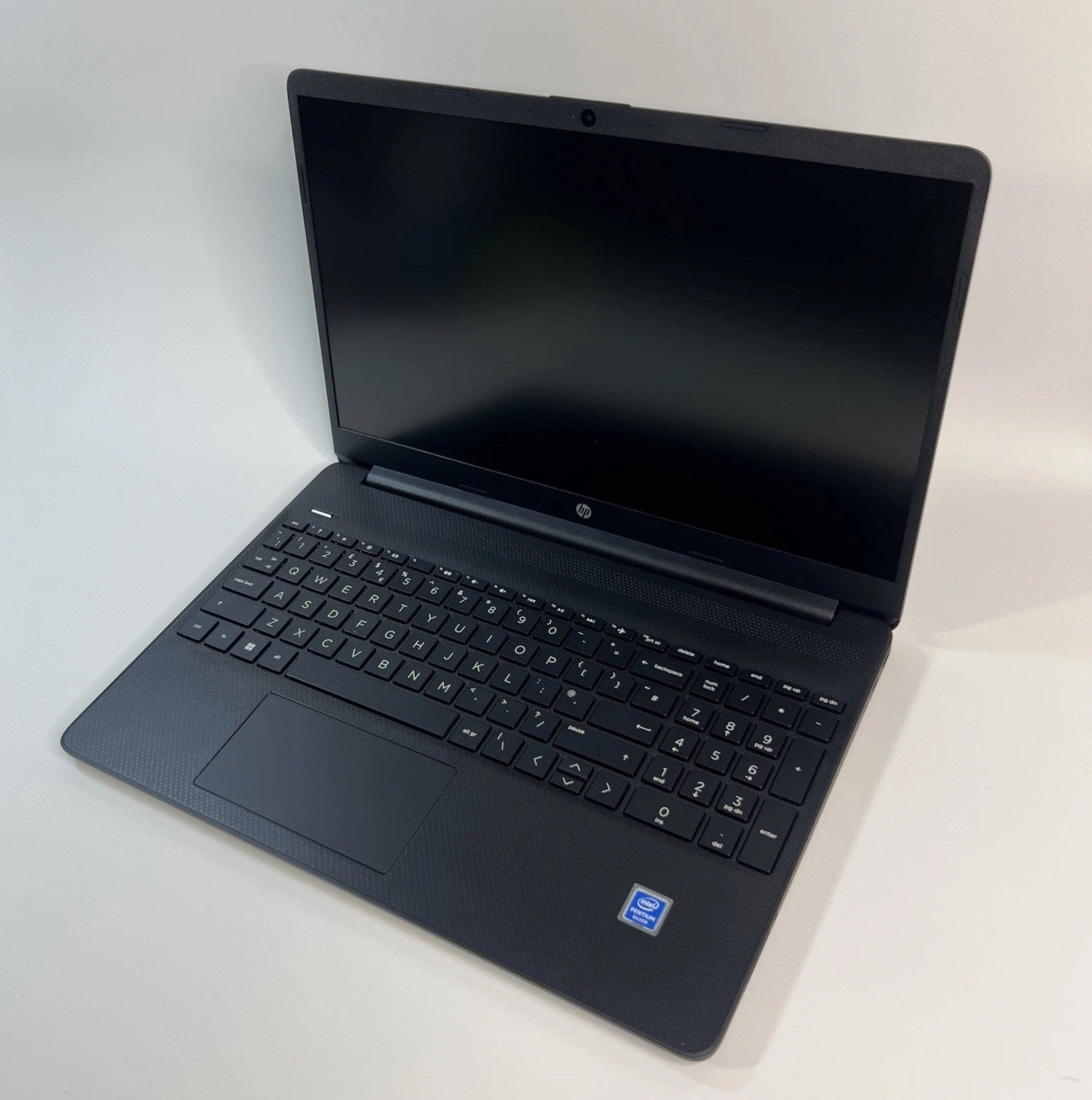 HP 15s-fq0004sa 15.6" Laptop Intel Pentium Silver N5030 4 GB RAM 128 GB SSD