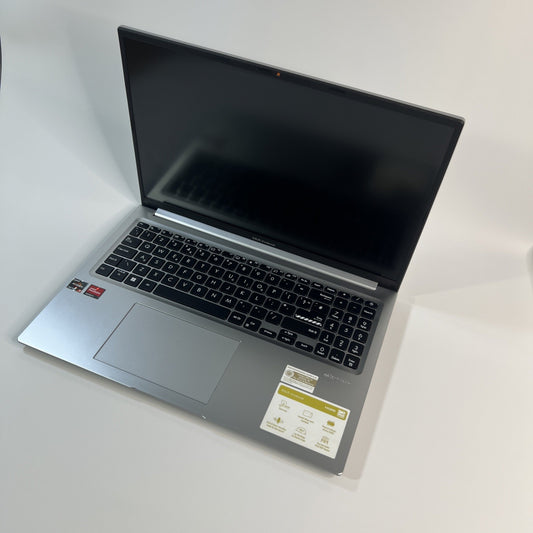 ASUS Vivobook M1605YA 16.0" Laptop AMD Ryzen 5-7430U 16GB RAM 512 Windows 11