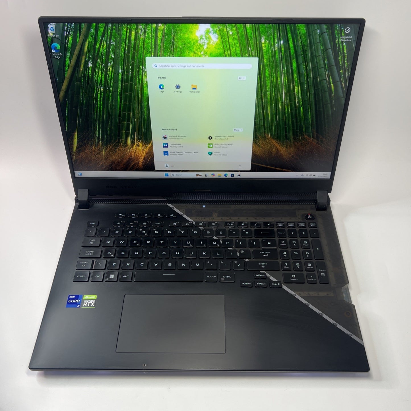 ASUS ROG Strix SCAR 17 SE G733 17.3" i9-12950HX RTX 3080Ti 32GB RAM 1TB SSD