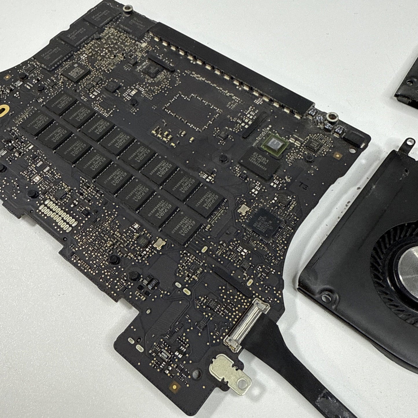 MacBook Pro 15" A1398 Late 2013 Logic Board i7-4960HQ (FOR PARTS)