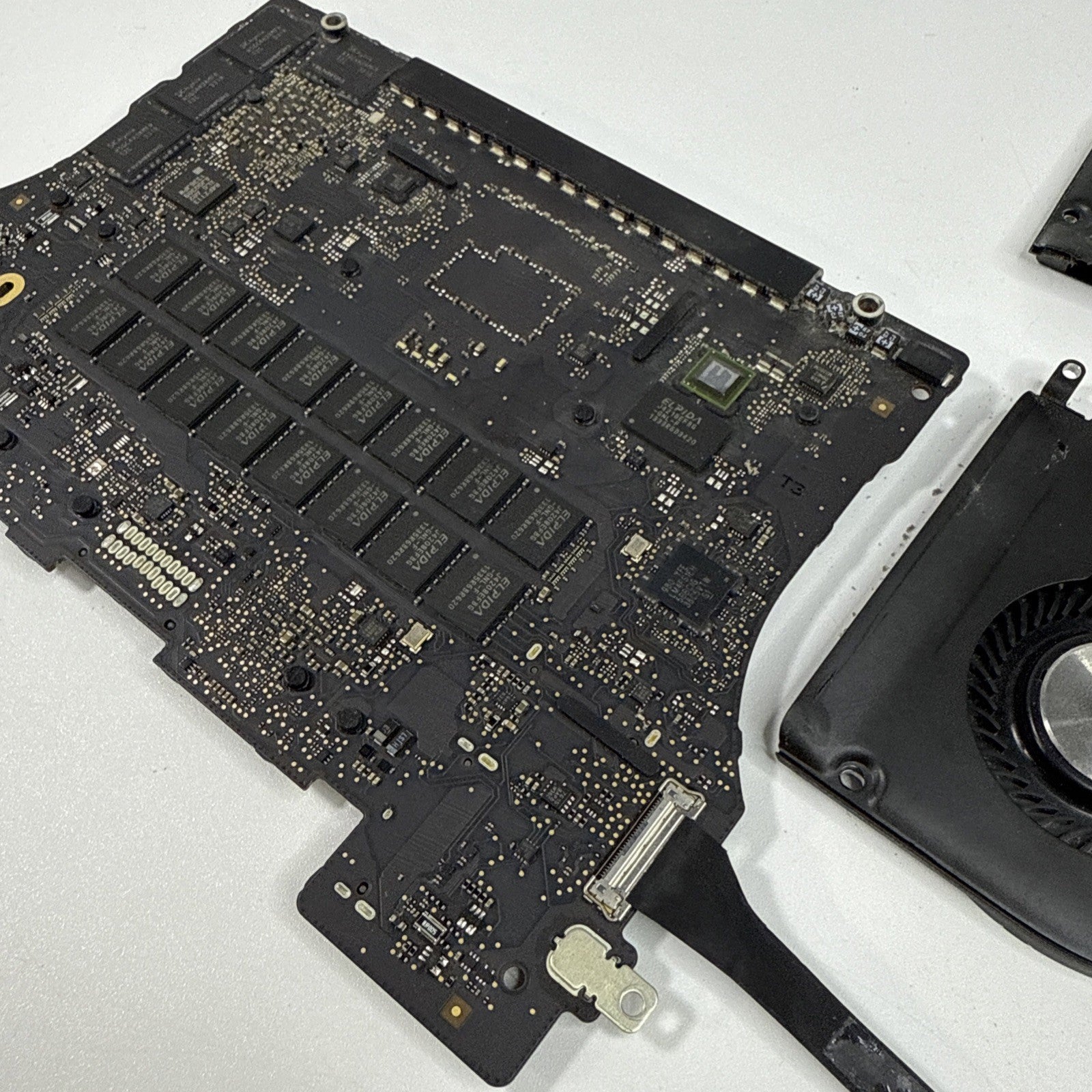 MacBook Pro 15" A1398 Late 2013 Logic Board i7-4960HQ (FOR PARTS)