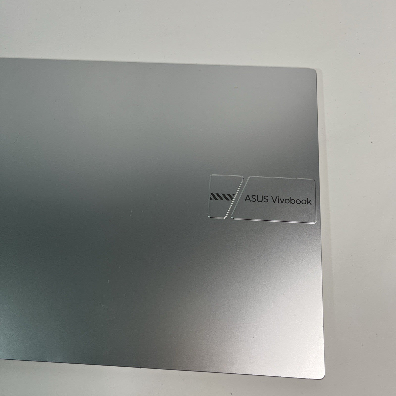 Genuine Silver ASUs vivobook 16 m1605ya  Top Lid 13N-GAA0811