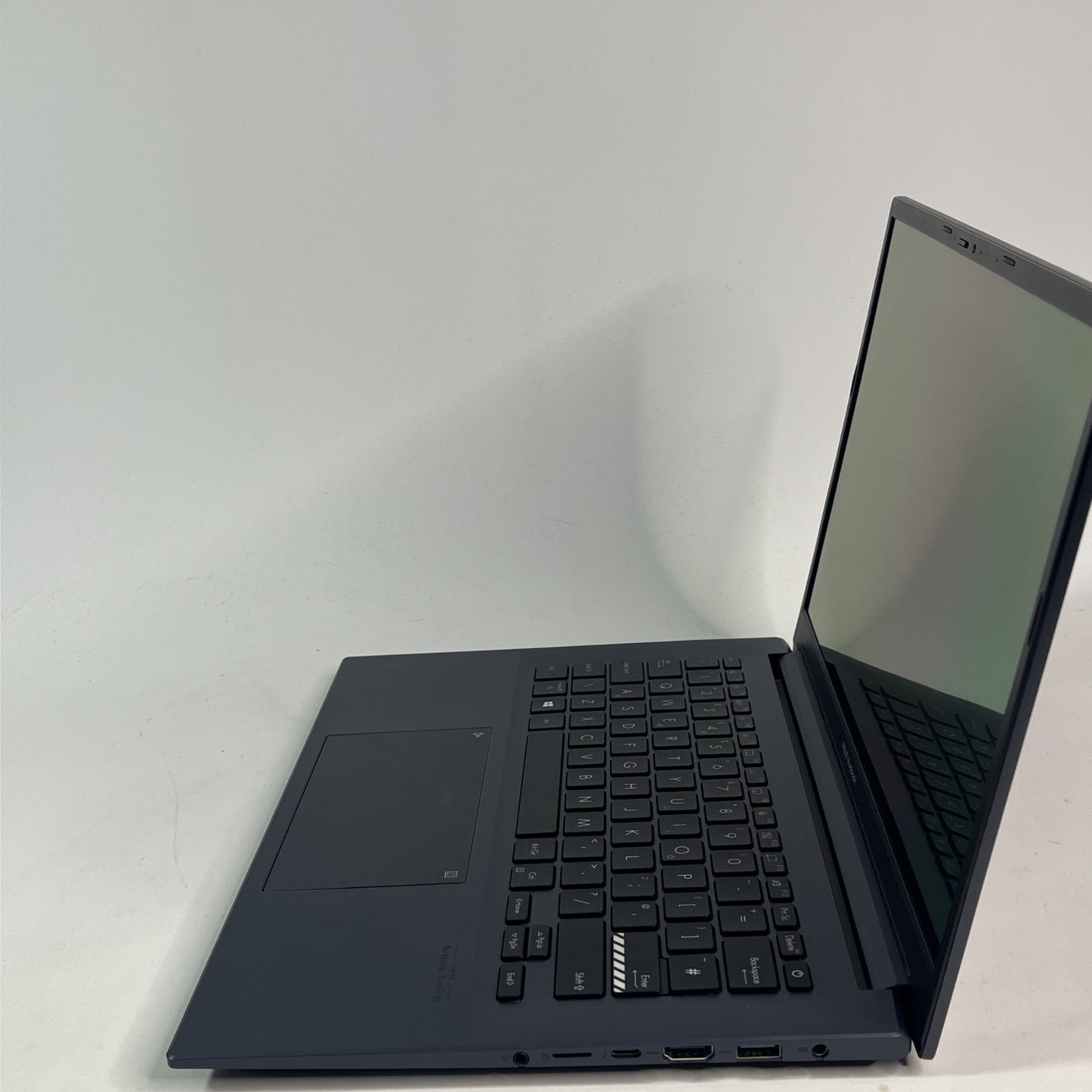 Asus Vivobook 14 OLED M3401Q Ryzen 9 5900HX 3.3GHz SSD RAM 16GB 512GB Win 11