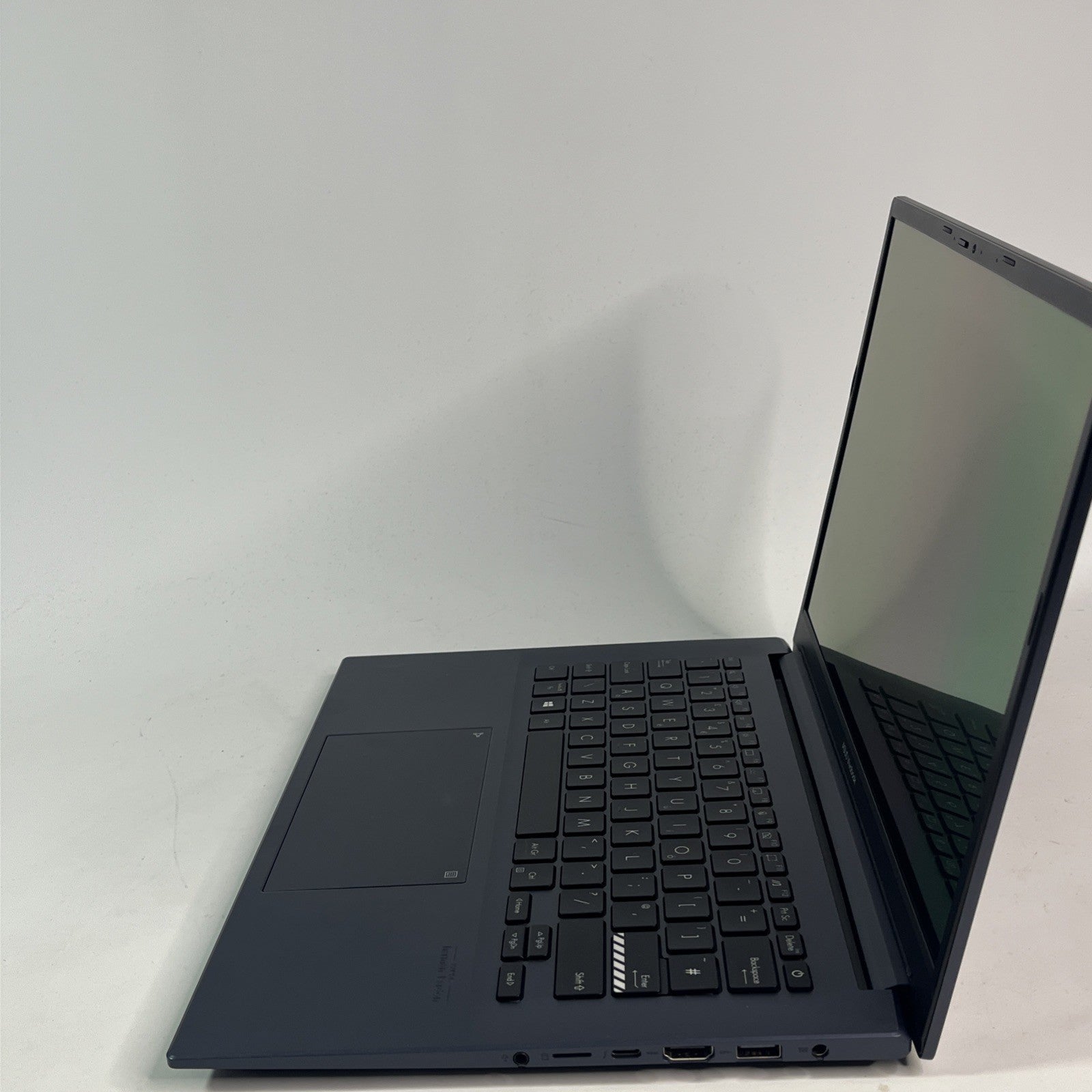 Asus Vivobook 14 OLED M3401Q Ryzen 9 5900HX 3.3GHz SSD RAM 16GB 512GB Win 11