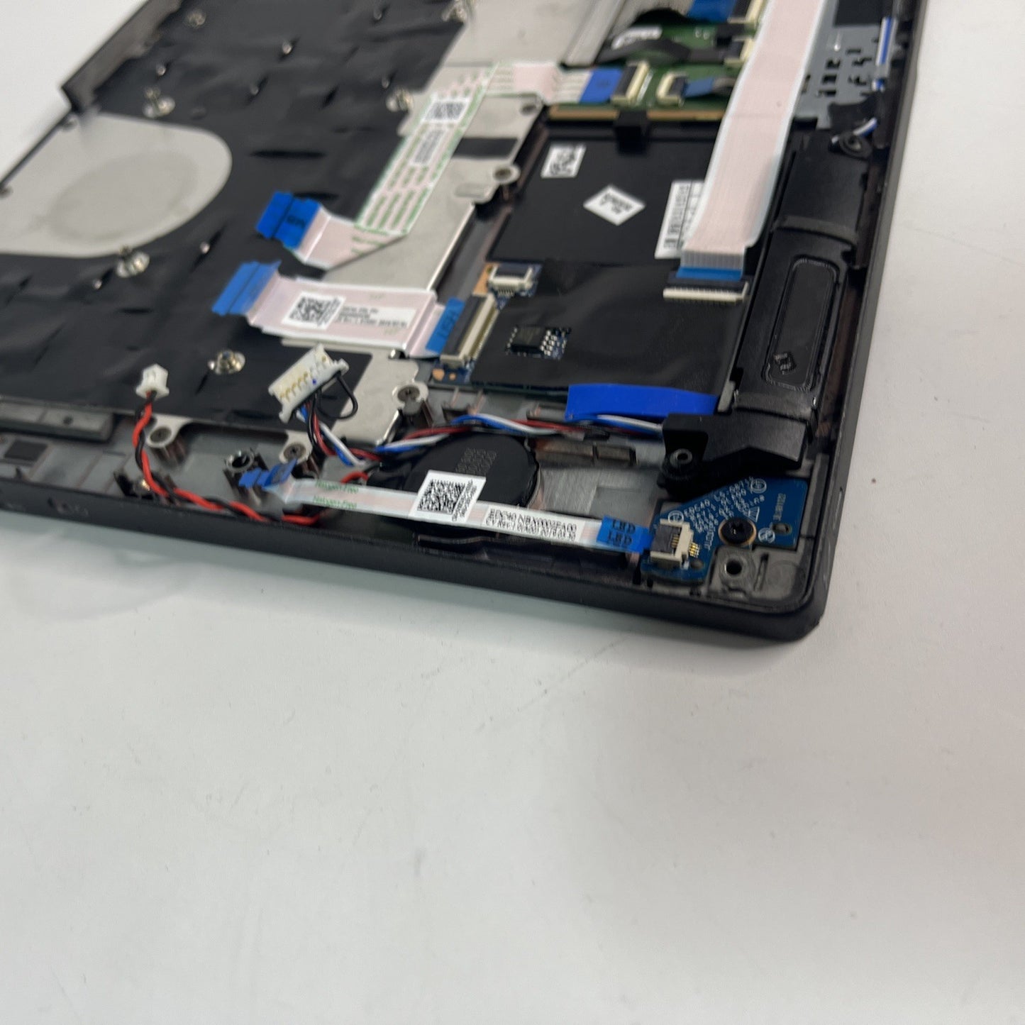 Genuine Black Dell Latitude 7400 Palmrest, Touchpads& Speakers CN-020P8F