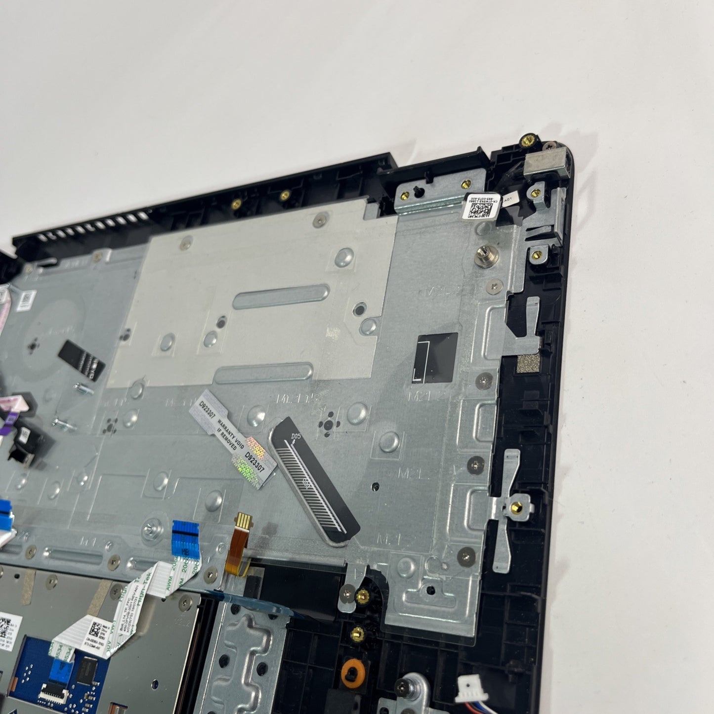 Genuine Black Dell Latitude 3400 Palmrest, Usb-board & Speakers Cn-0nfpp9-yus00