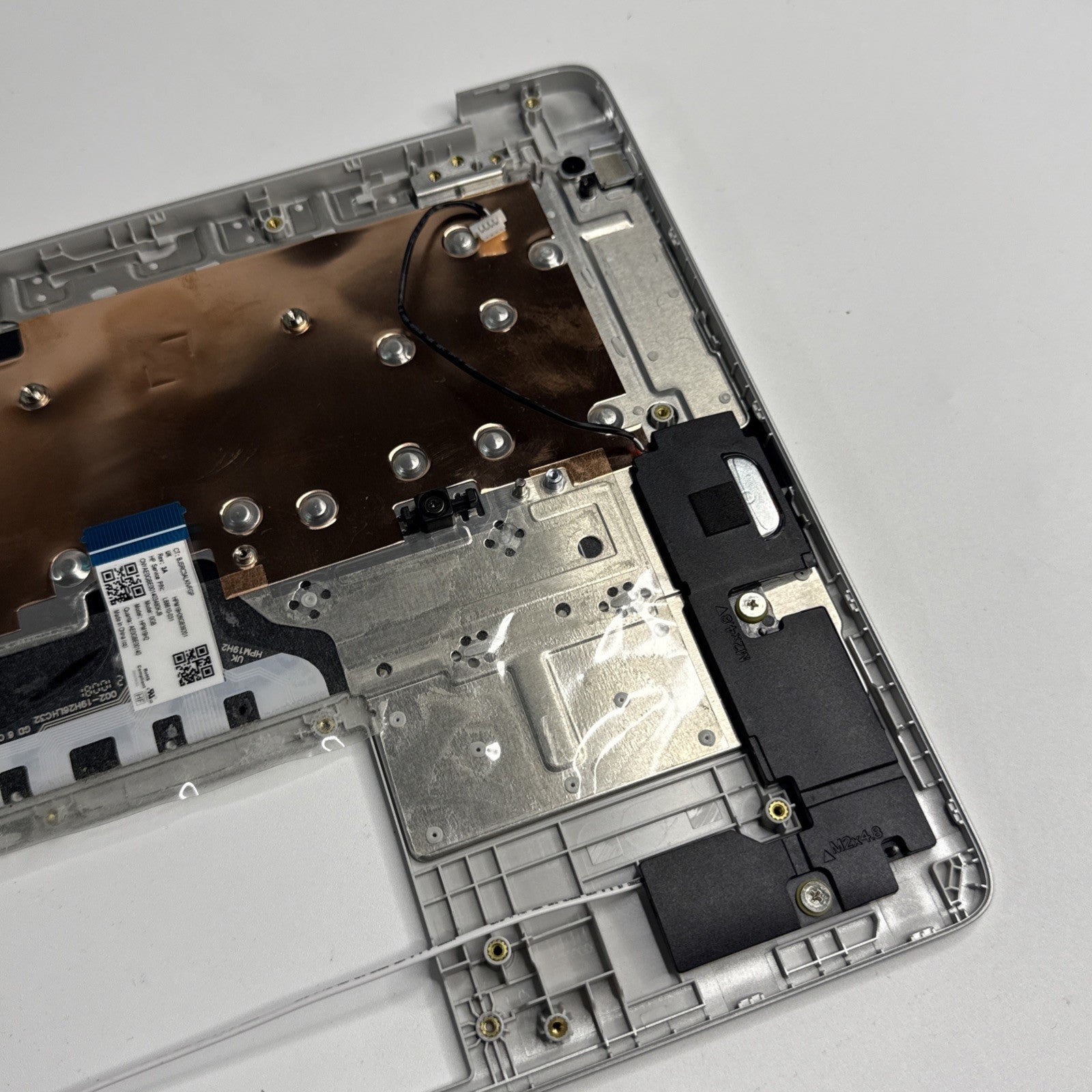 HP Chromebook 14A-NA0001sa Palmrest Cover Keyboard UK Sliver Speakers Genuine