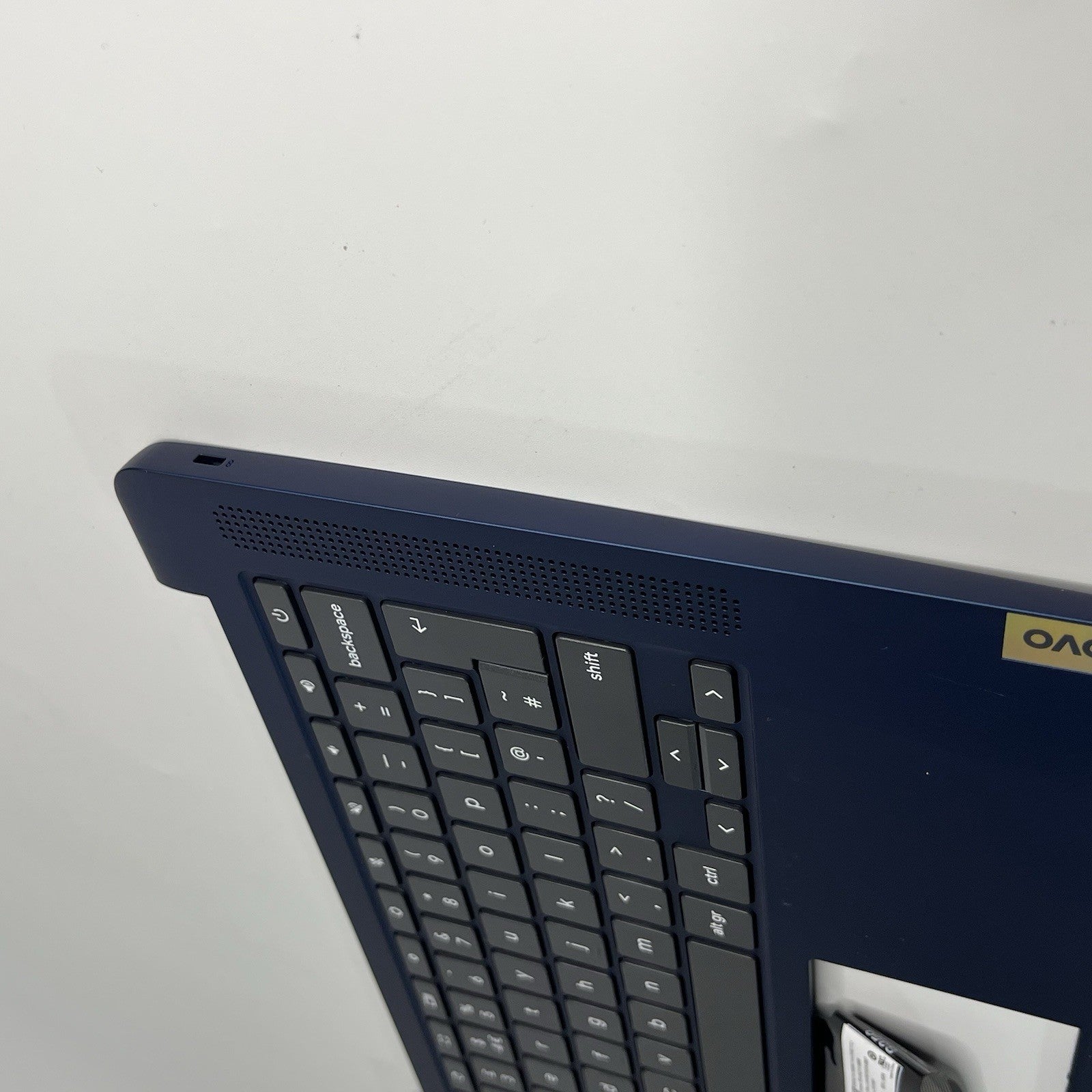 Lenovo Ideapad Slim 3 Chrome 14M868 UK Keyboard Palmrest Grade A