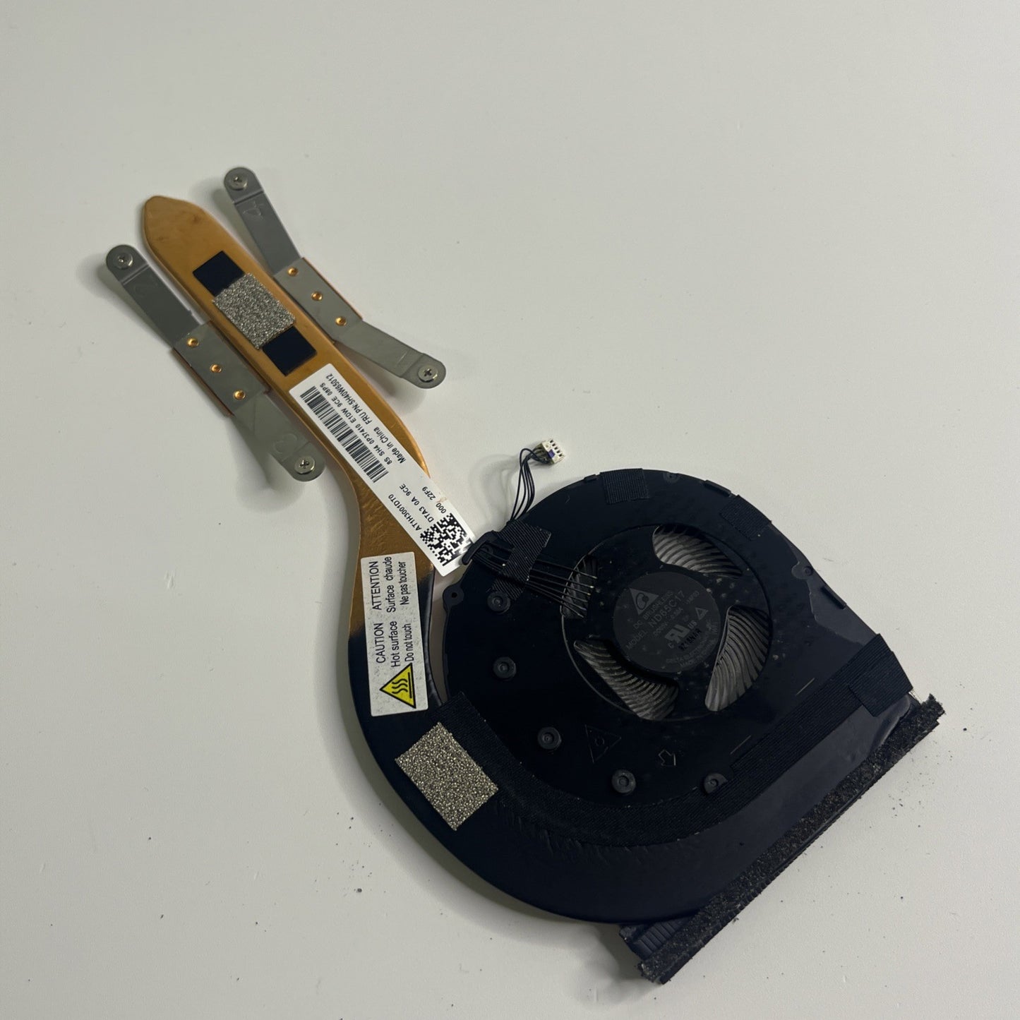Genuine black Lenovo ThinkPad X1 Carbon 7th Gen Fan And Heatsink AT1H3001DT0