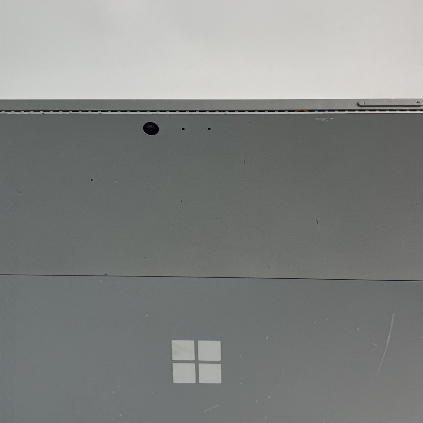 Microsoft Surface Pro 4 12.3” Intel i5-6300U  4GB RAM 128GB SSD