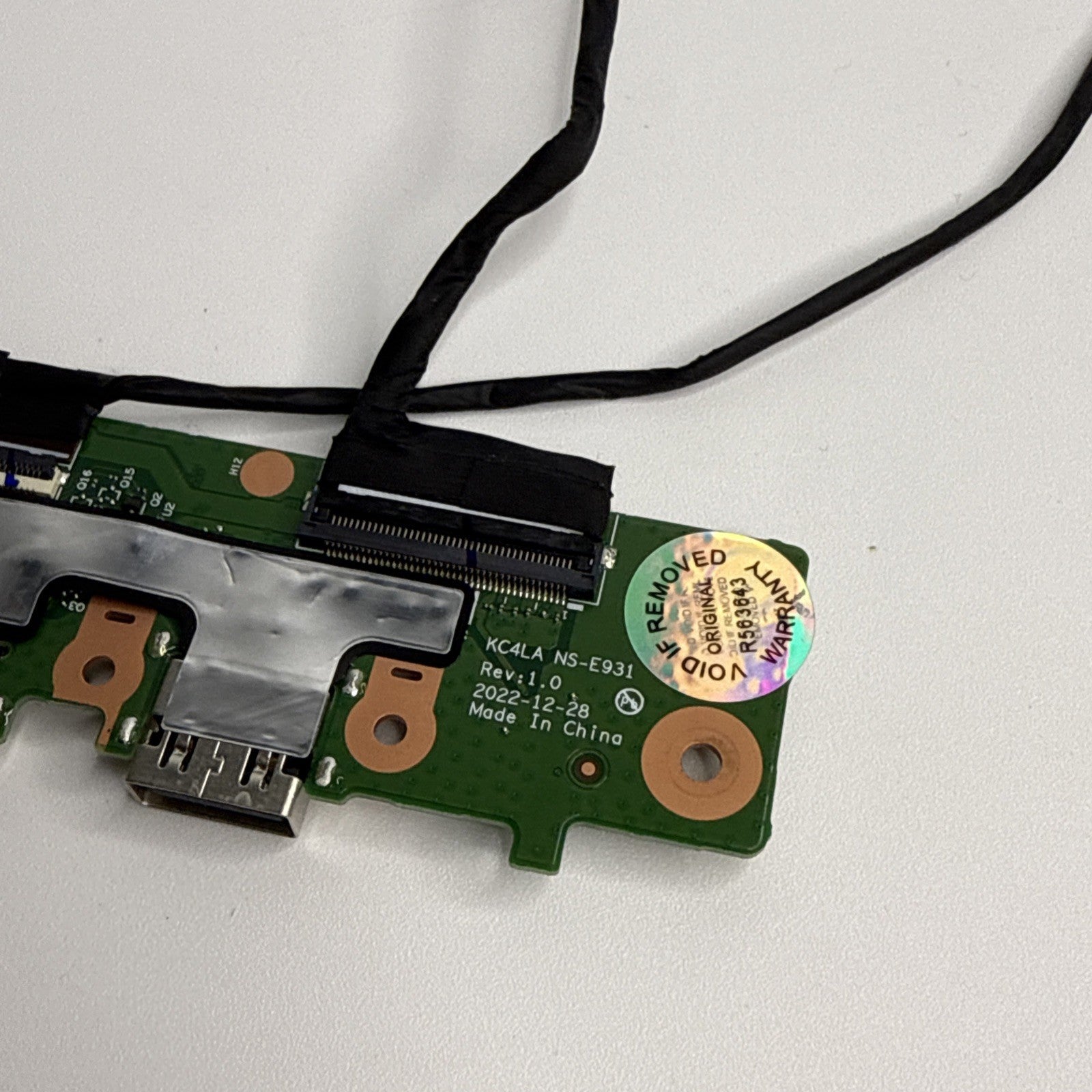 Lenovo IP Slim 3 Chrome 14IAN8 USB HDMI Port Board NS-E931 + Connectors