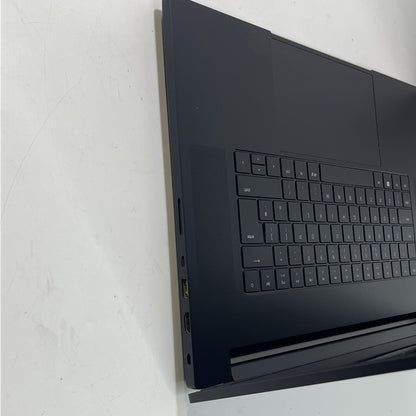 Razer Blade 18 RZ09-484 18"  32 GB RAM i9-1350HX - RTX 4090 2TB SSD 240HZ