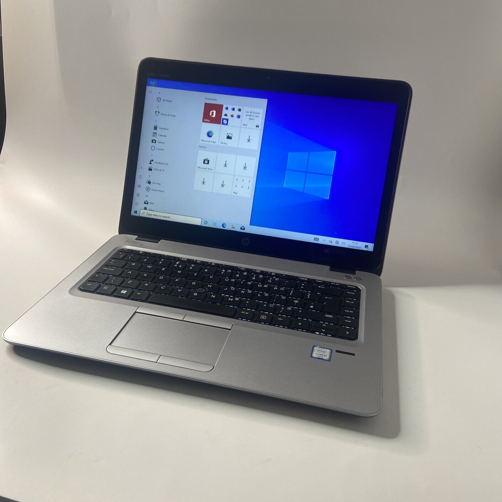 HP EliteBook 840 G3  i5-6300U 2.40 GHz 8GB 256 GB SSD Windows 10 Pro