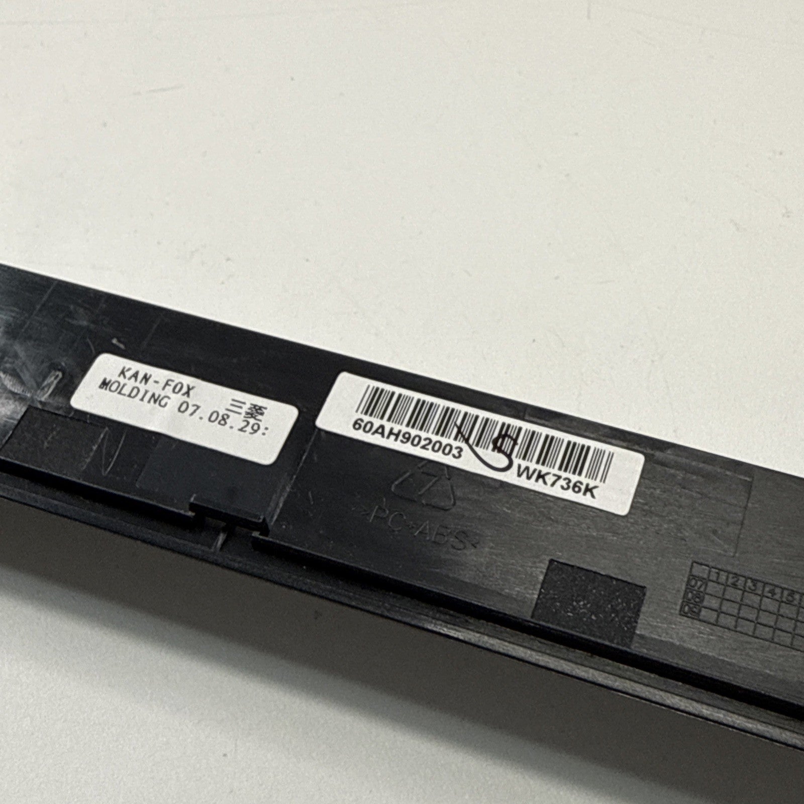 Genuine Acer Aspire 5720 LCD Cover Bezel 60.AH902.003  AP02H000200 *NEW*
