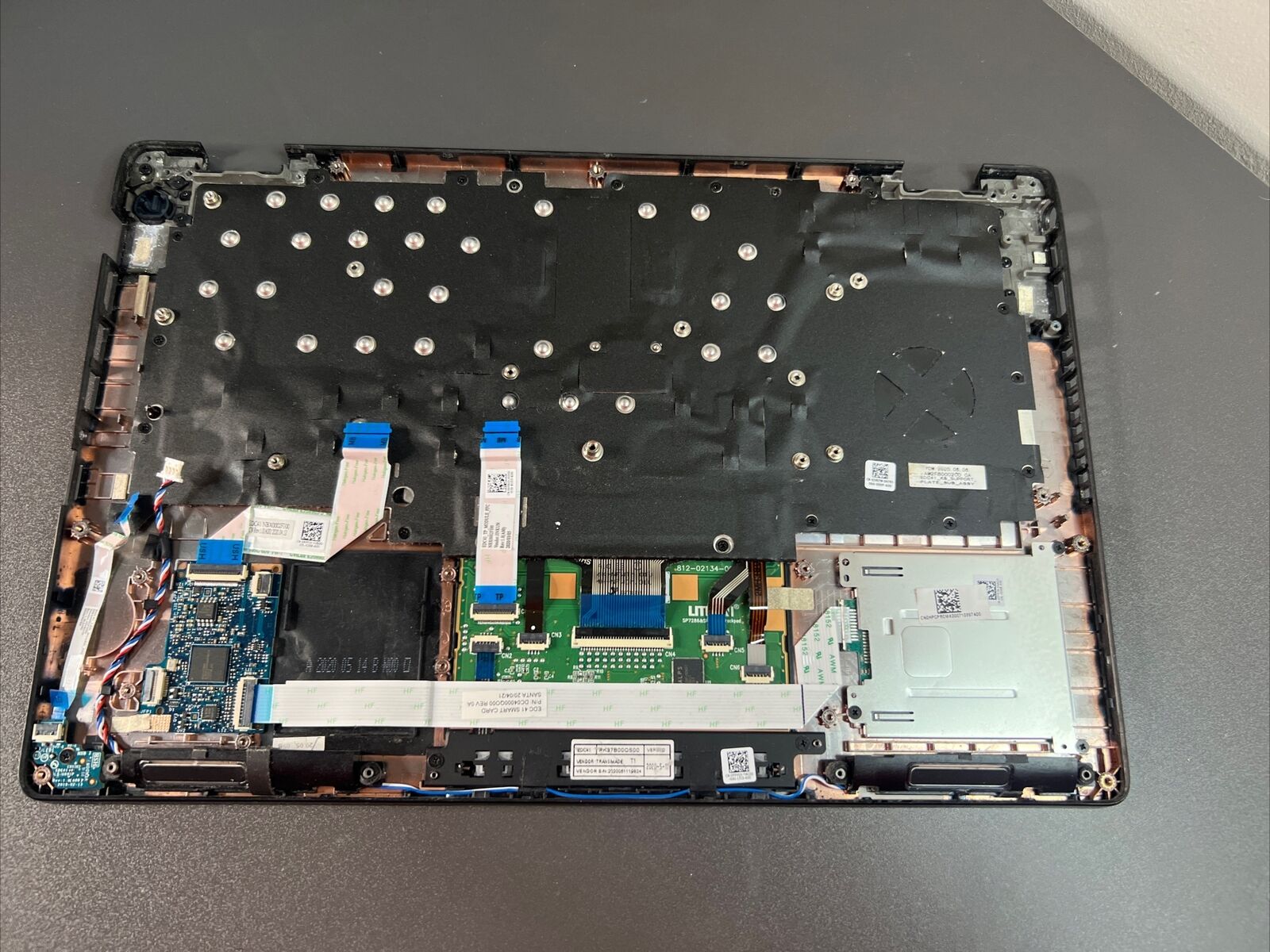 dell 5400 palmrest keyboard touchpad complete assembly