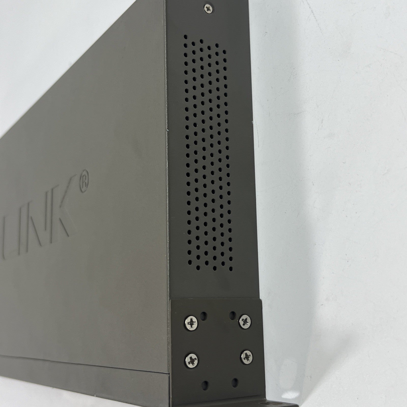 TP-LINK TL-SF1024  24 Ports Fast Ethernet Switch.