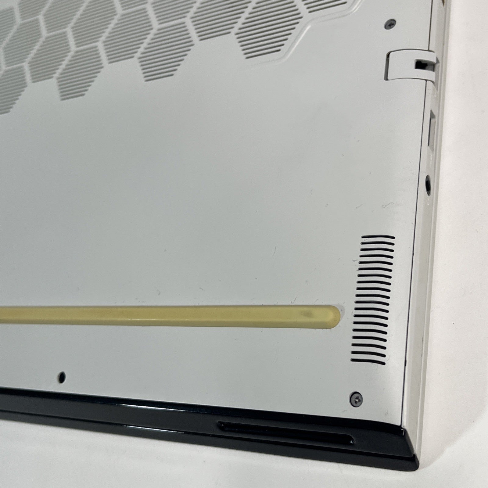 Alienware M17 R3 I9-10980HK Nvidia RTX 2070  32GB DDR4 RAM 2TB SSD Windows 11