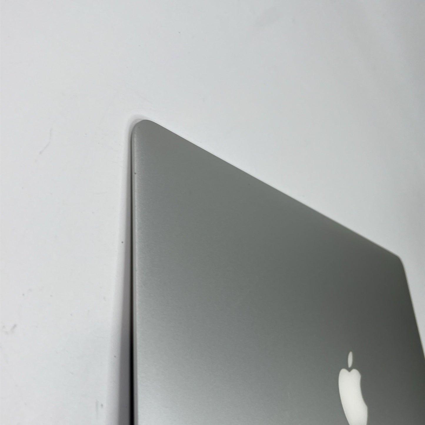 MacBook Pro A1398 15" LCD Screen Assembly Late Mid 2014. Little Bit Of Discolour