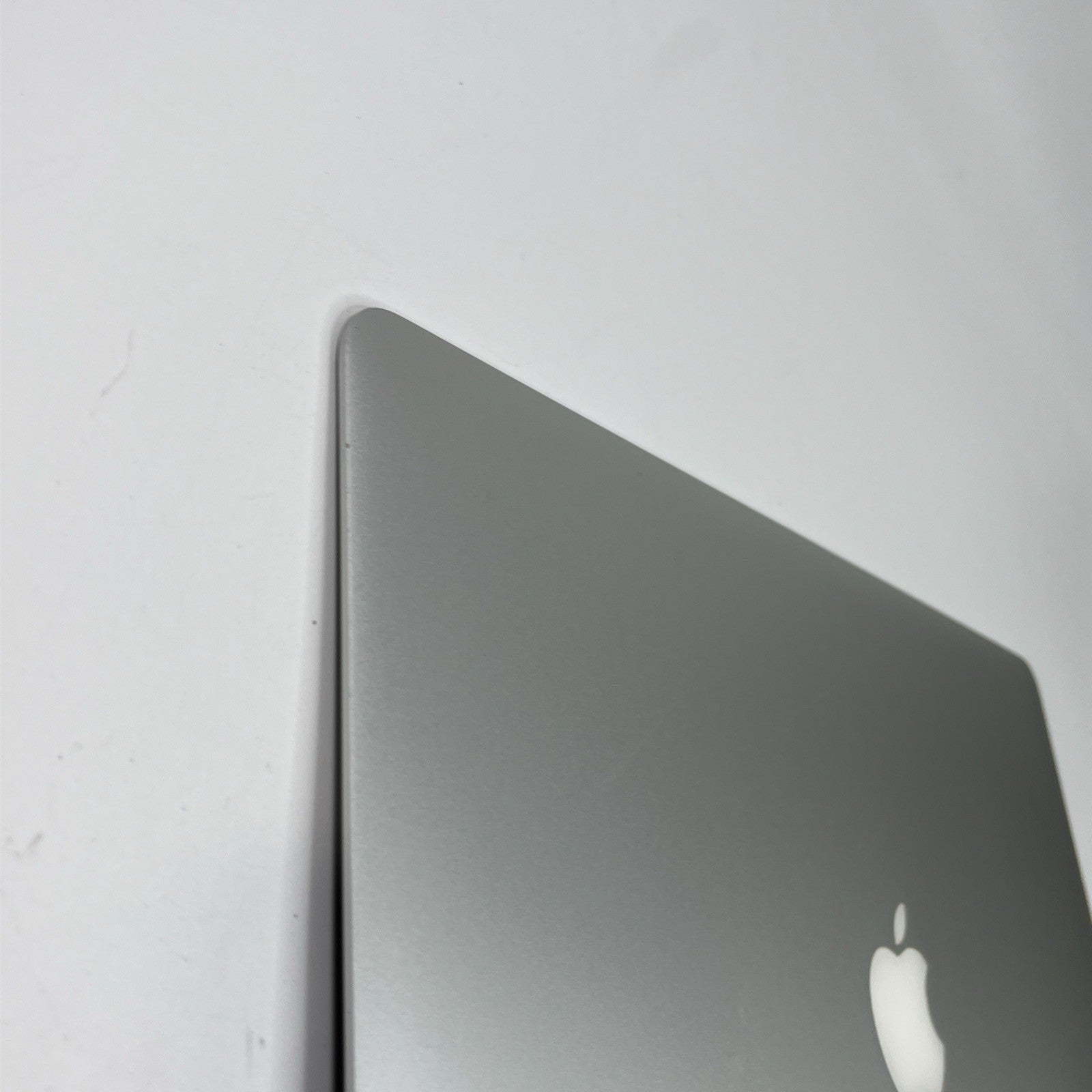 MacBook Pro A1398 15" LCD Screen Assembly Late Mid 2014. Little Bit Of Discolour