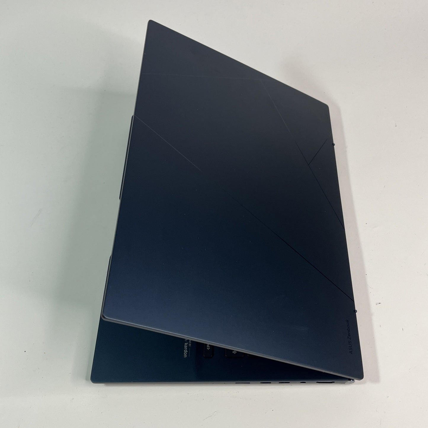Asus Zenbook UX3402v OLED 14 2.8K Touchscreen Intel EVO 16GB RAM 256GB i5-1340P.