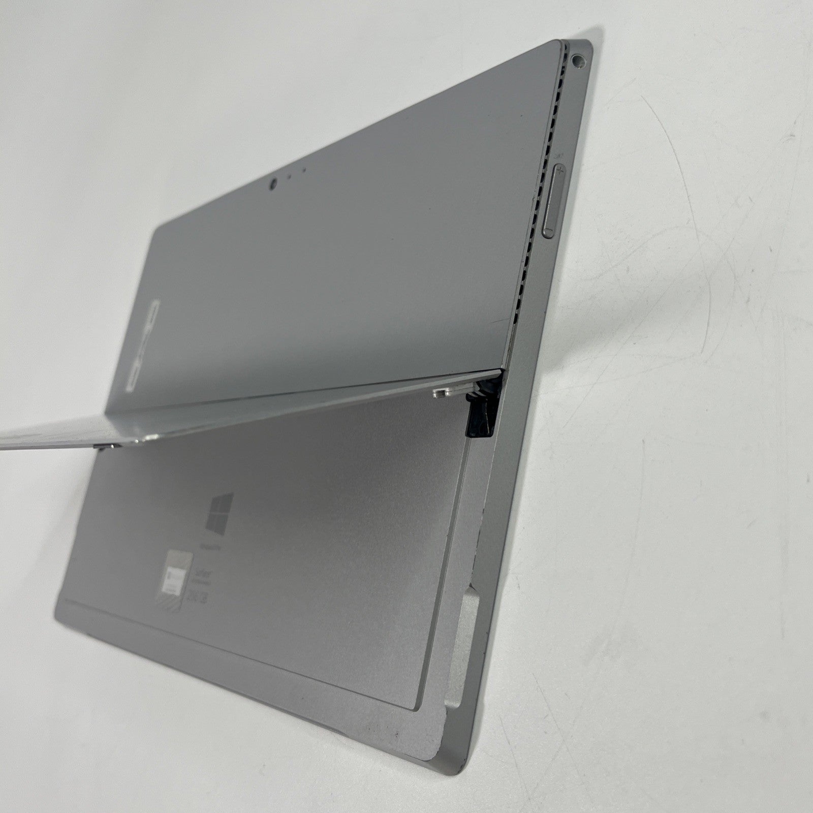 Microsoft Surface Pro 3 12” Intel i5-4300U 1.90 GHz  8GB RAM 256GB SSD Win 8 Pro