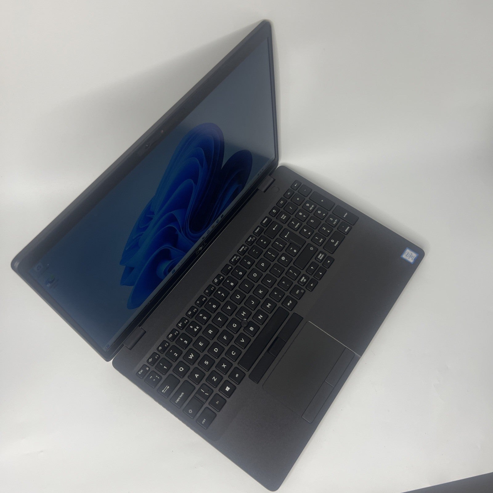Dell Latitude 5500 Laptop  Core  i7-8665U 16GB RAM 256GB SSD Windows 11