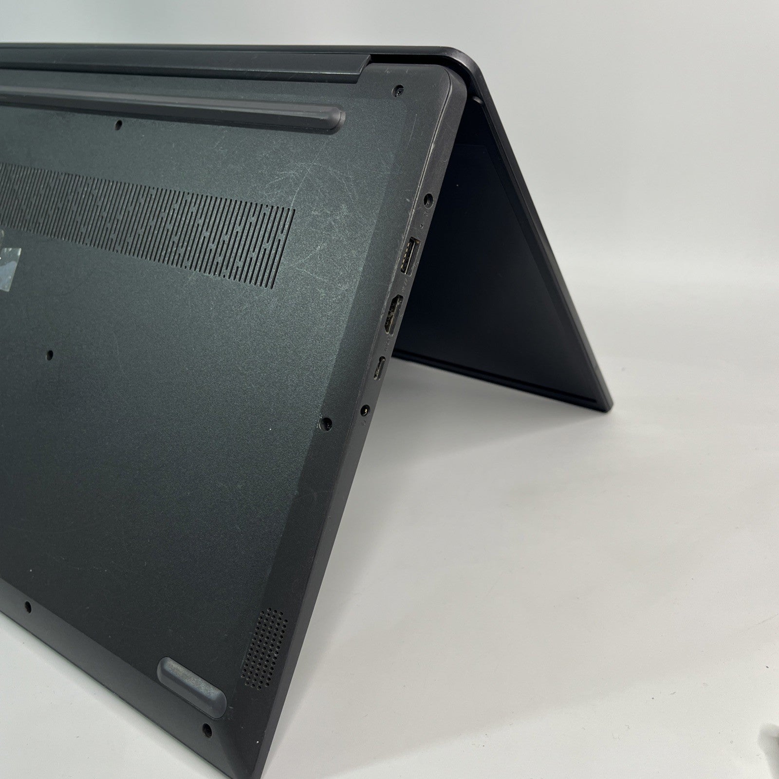 Lenovo Laptop V Series V17 G3 API  Windows 11, I5-1235U 24GB RAM 512GB SSD
