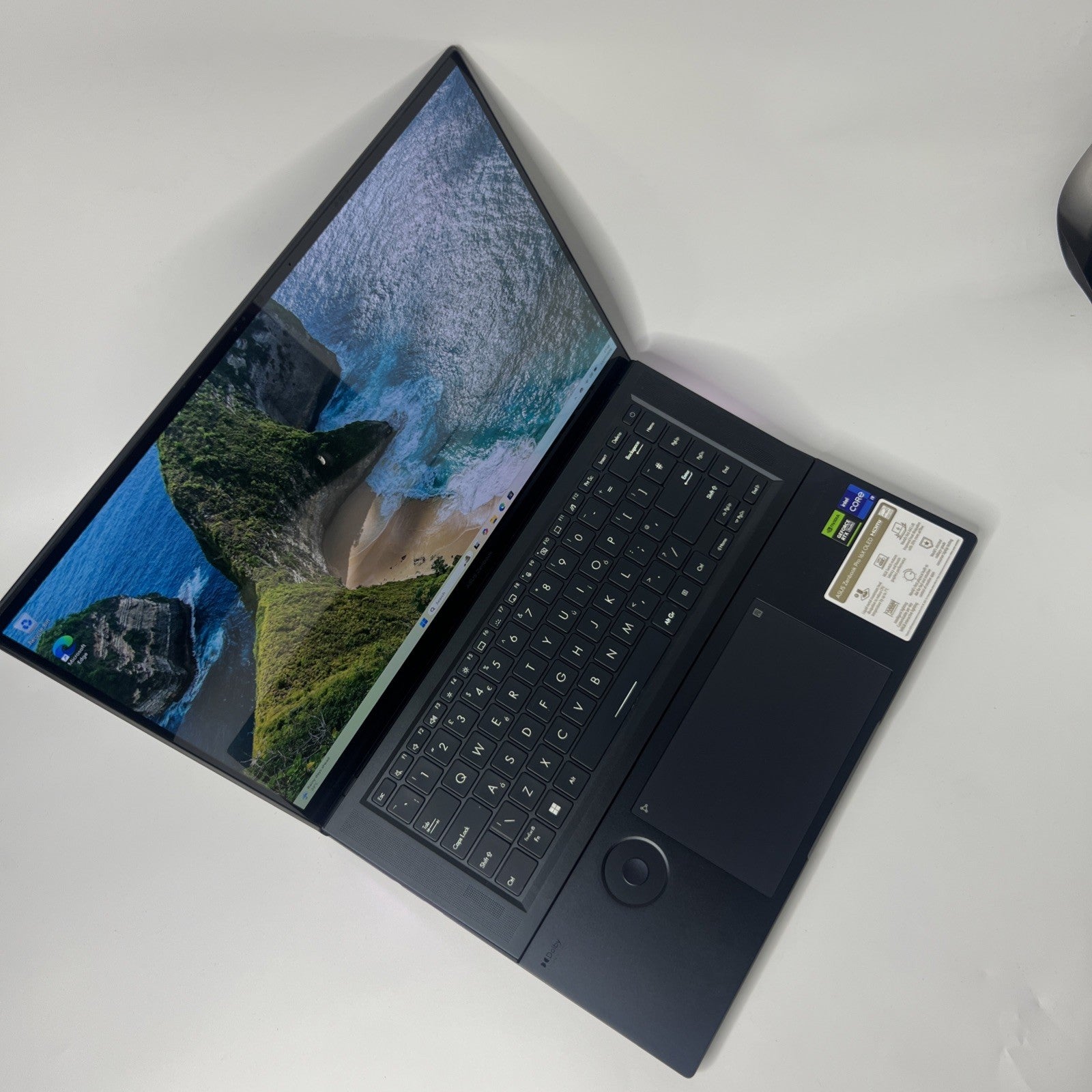 ASUS Zenbook Pro 16 UX7602BZ OLED Intel Core i9-13905H RTX 4080 32GB RAM 1TB SSD