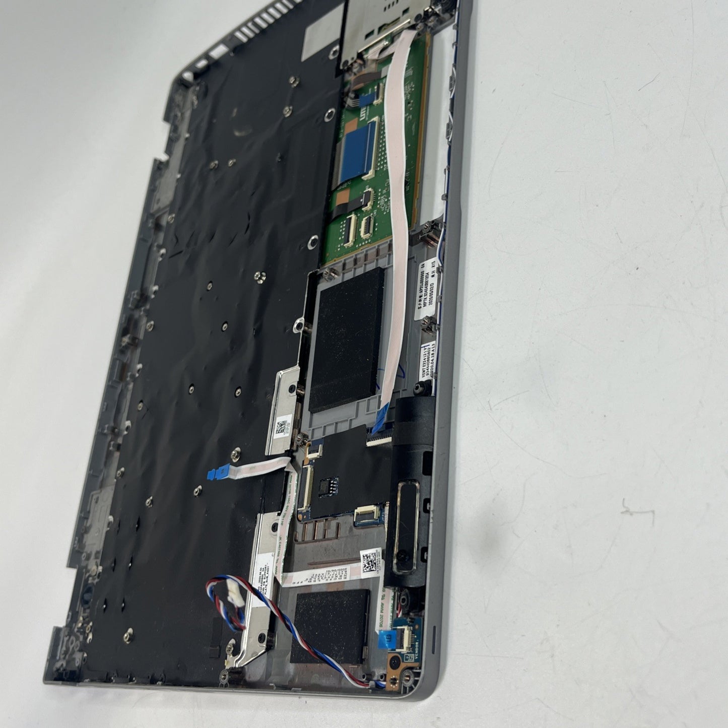 Genuine DELL LATITUDE 5510 Palmrest,keyboard,touchpad & Speakers.