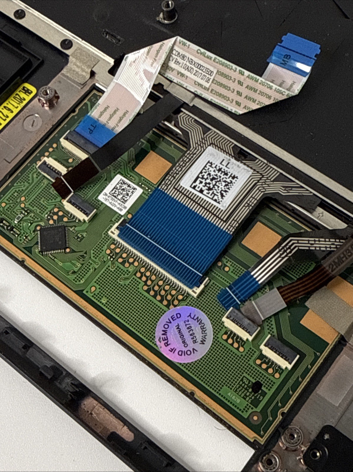 Dell Latitude 5580 Palmrest Assembly UK Keyboard Touchpad A166U1 (READ!)