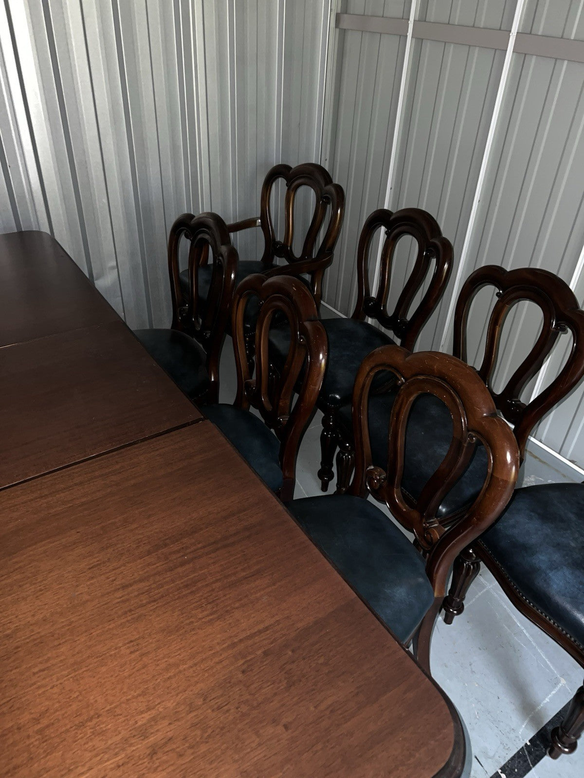 Solid Wood Extendable Dining Table & 8 Leather Chairs Seats 6–8 Classic Design