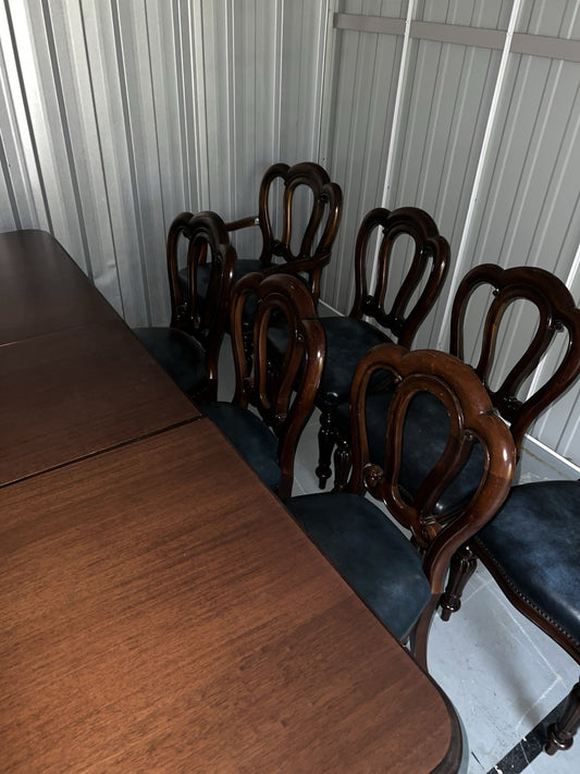 Solid Wood Extendable Dining Table & 8 Leather Chairs Seats 6–8 Classic Design
