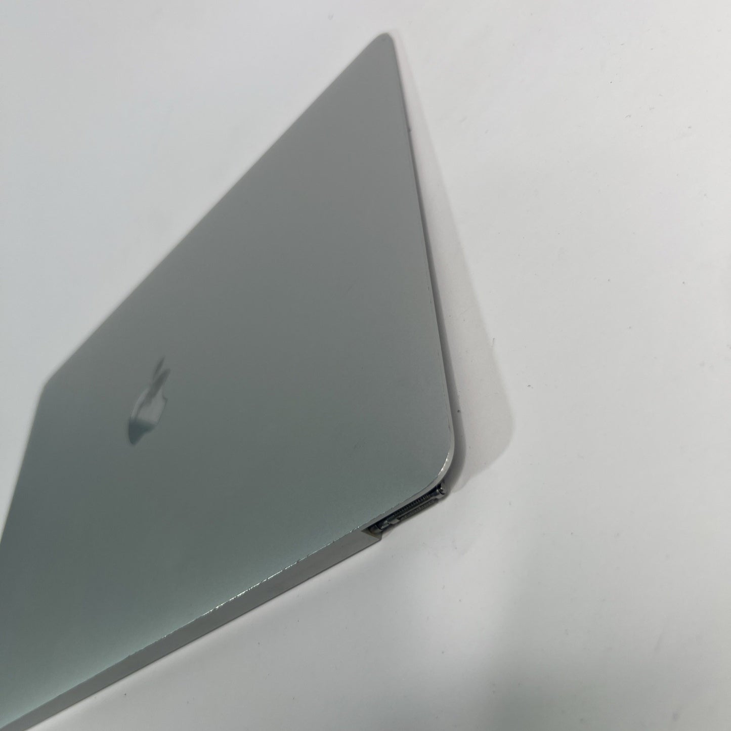 Apple MacBook Air A2337 LCD Screen Display Assembly – Silver – EMC 3598