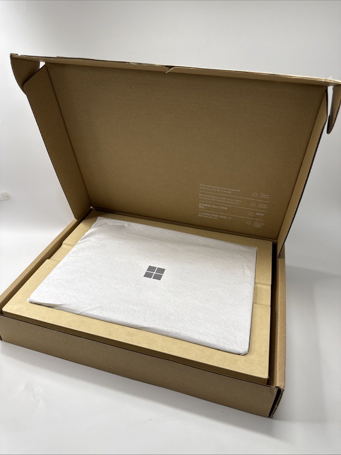 Microsoft Surface Laptop 4 13.5" Inte i5-1135G7 8GB RAM 512GB SSD Cracked Screen