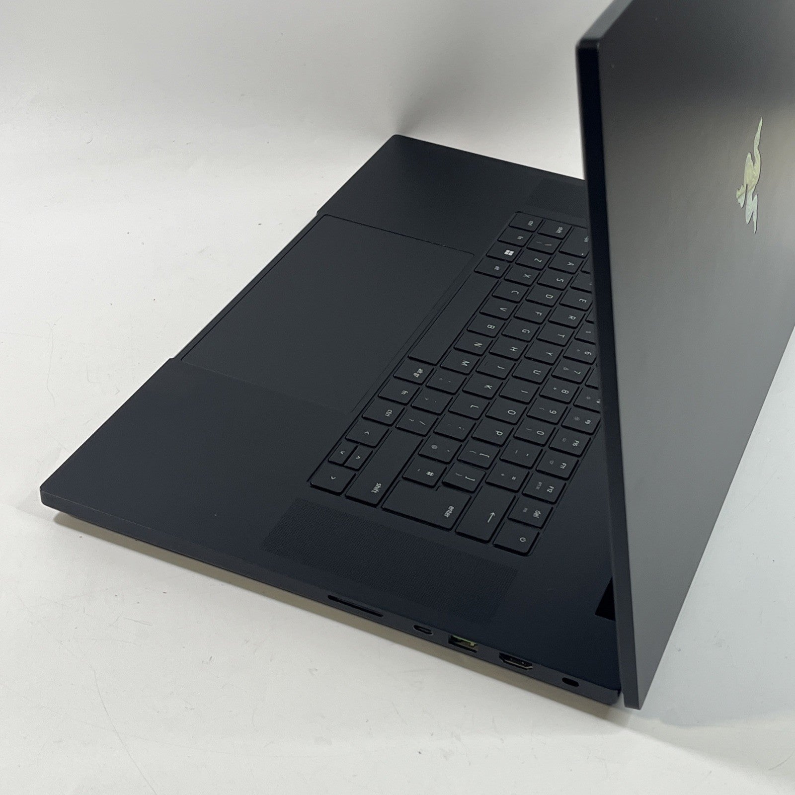 Razer Blade 18 RZ09-484 18"  32 GB RAM i9-1350HX - RTX 4090 2TB SSD 240HZ