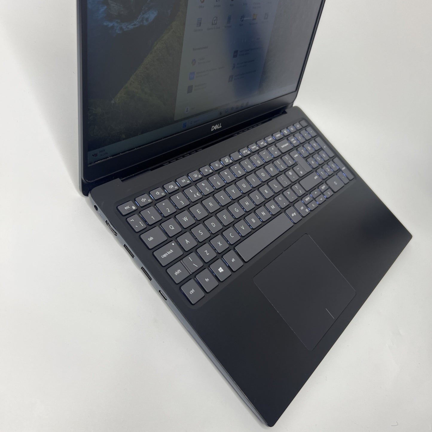 Dell Vostro 5590 Laptop 15” FHD Intel i5-10210U 512GB SSD 8GB RAM Windows 11