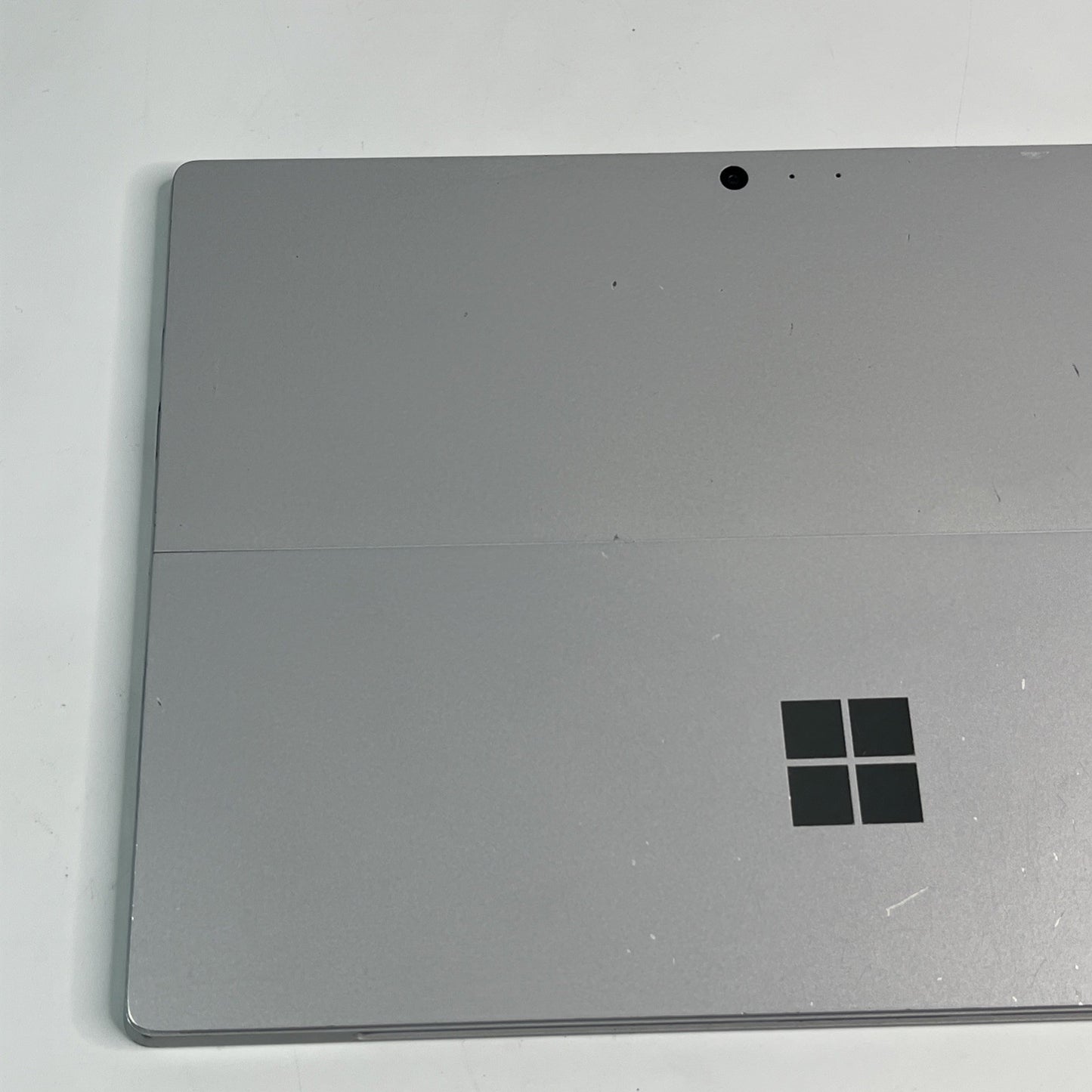Microsoft Surface Pro 4 12.3” Intel i5-6300U  4GB RAM 128GB SSD